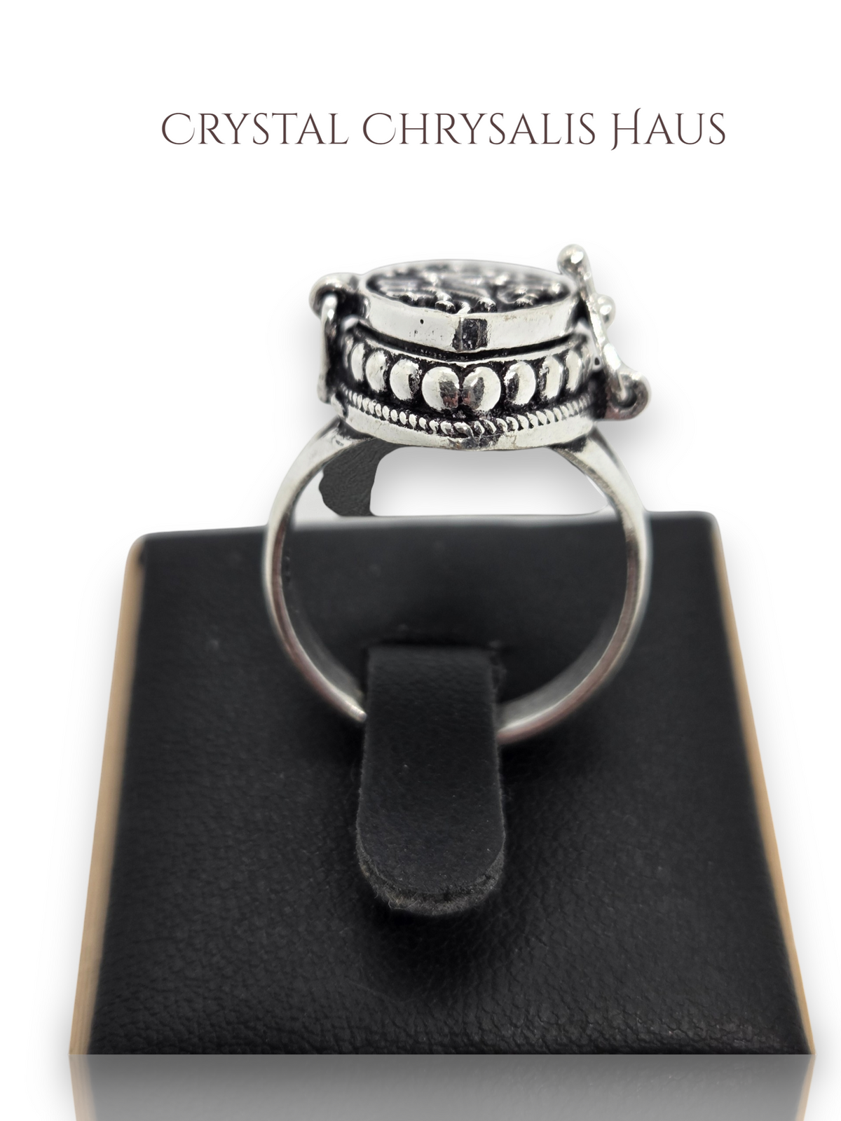 Old World .925 Sterling Silver Opulently Vintage Designed Marquise Poison Ring