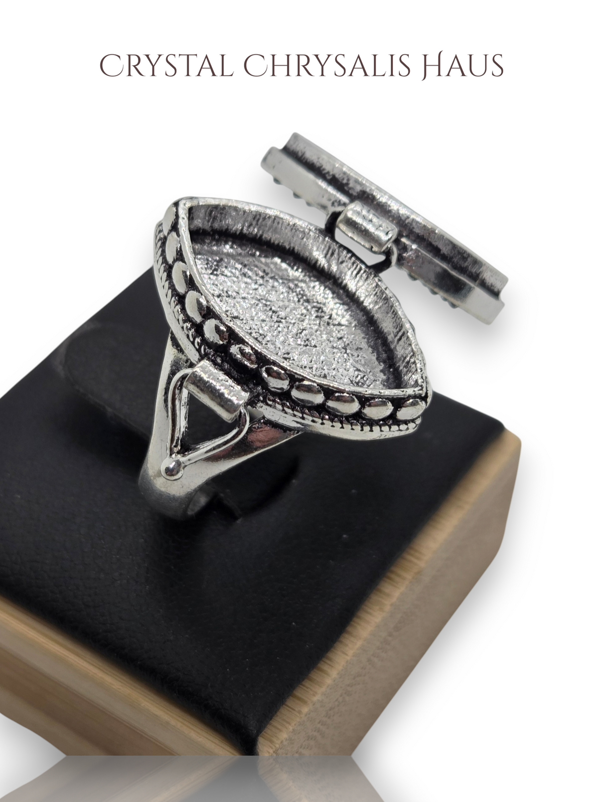 Old World .925 Sterling Silver Opulently Vintage Designed Marquise Poison Ring