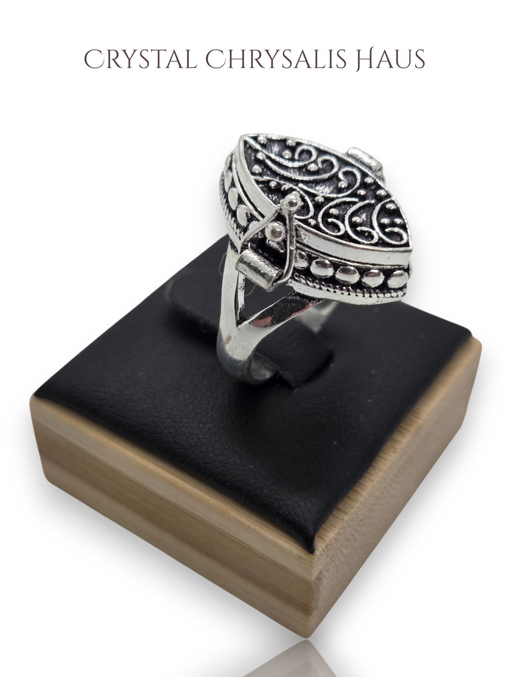 Old World .925 Sterling Silver Opulently Vintage Designed Marquise Poison Ring