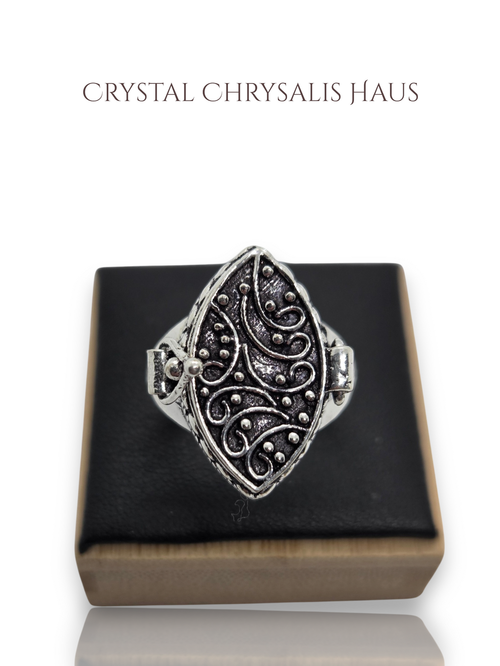 Old World .925 Sterling Silver Opulently Vintage Designed Marquise Poison Ring