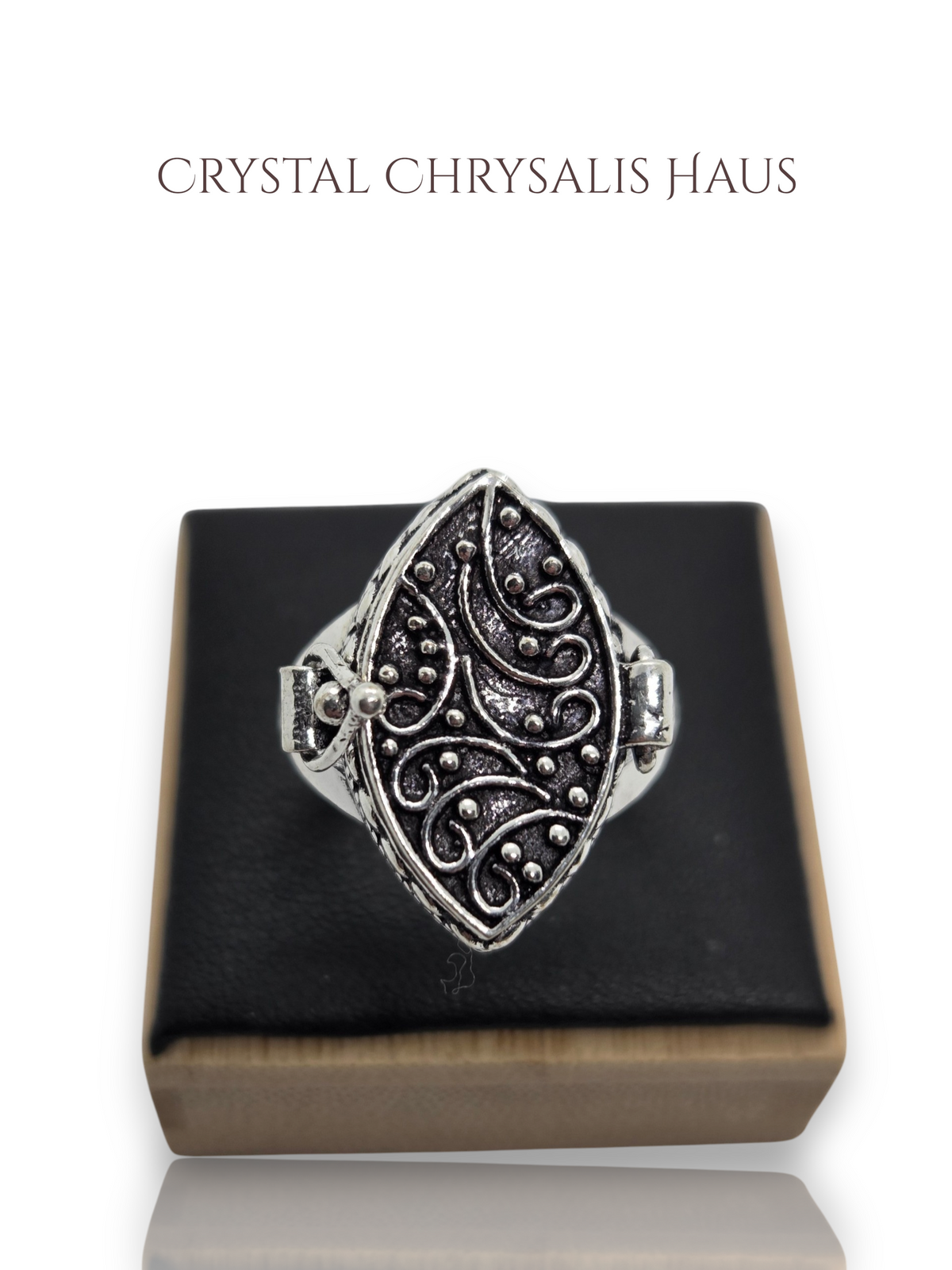 Old World .925 Sterling Silver Opulently Vintage Designed Marquise Poison Ring