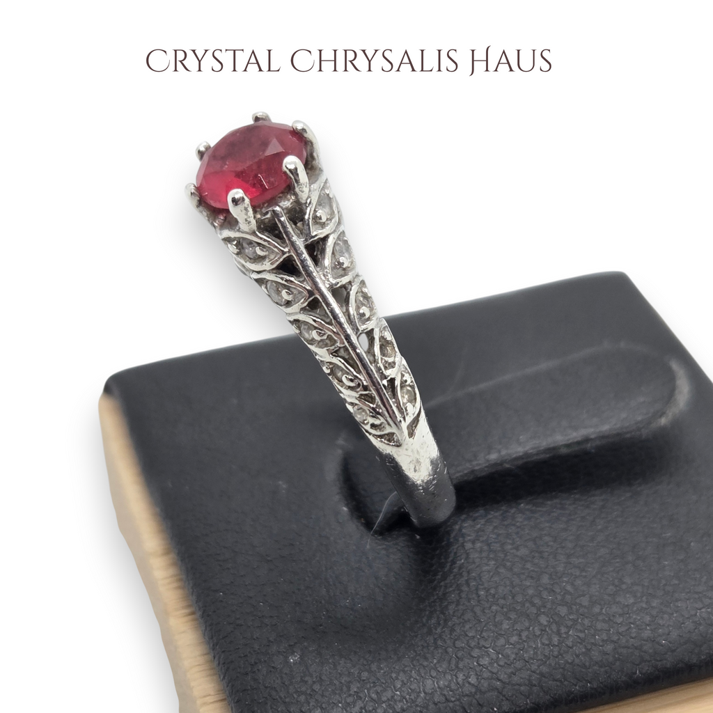 Elegant Estate Vintage Styled .925 Sterling Silver 1 Ct Red Ruby Solitaire Rhinestone Accents Ring